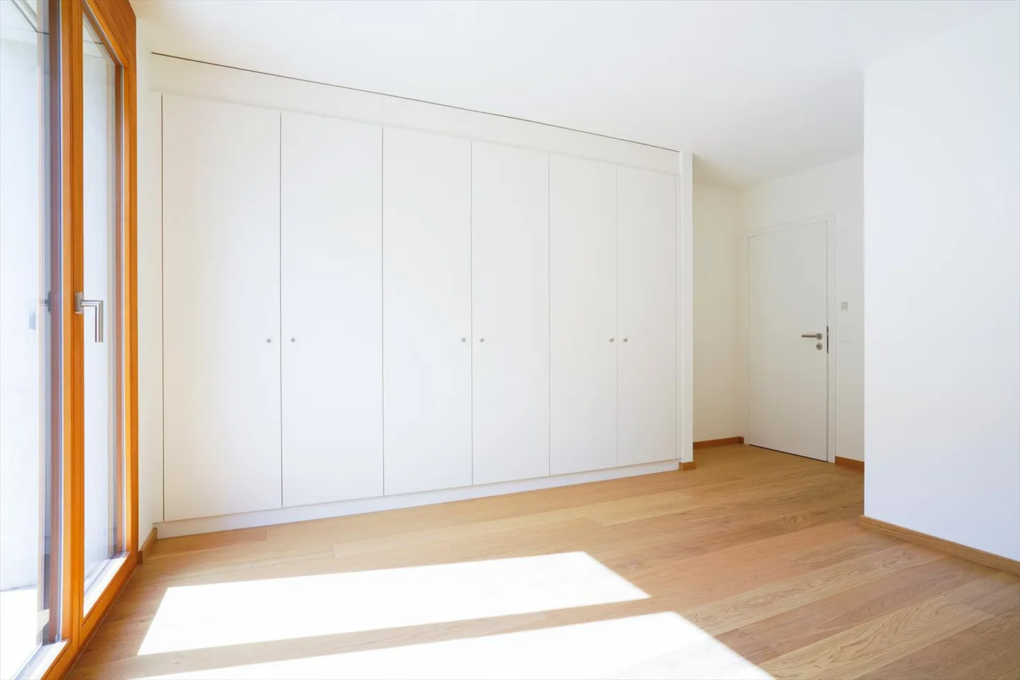 Appartement avec 3 pièces au rez-de-chaussée - Photo 6 sur 8