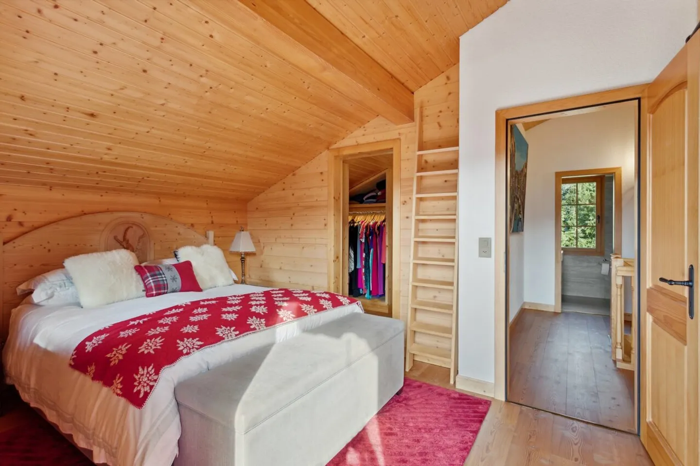 Chalet with home cinema / indoor jacuzzi / panoramic view - Photo 13 of 23