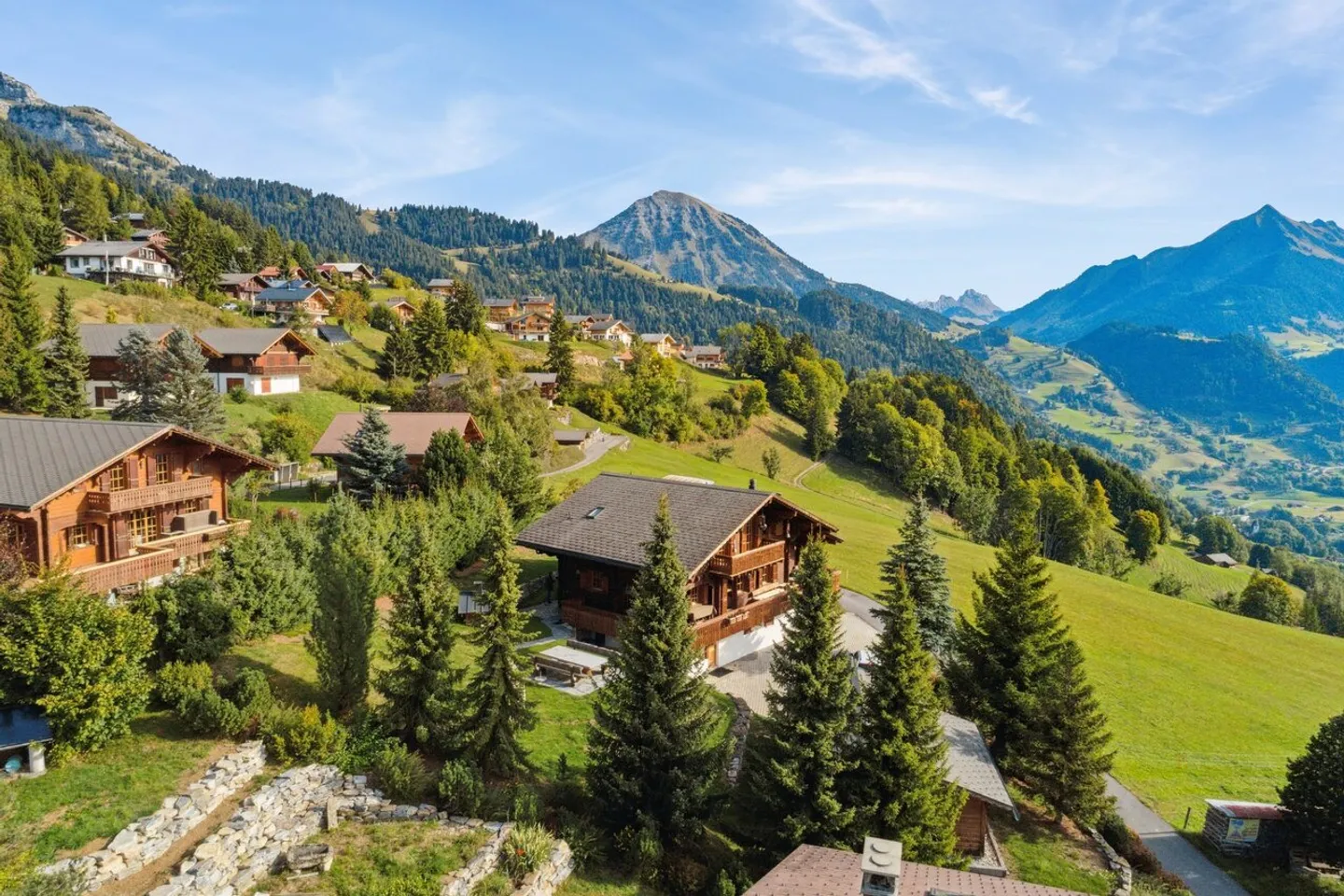 Chalet with home cinema / indoor jacuzzi / panoramic view - Photo 21 of 23
