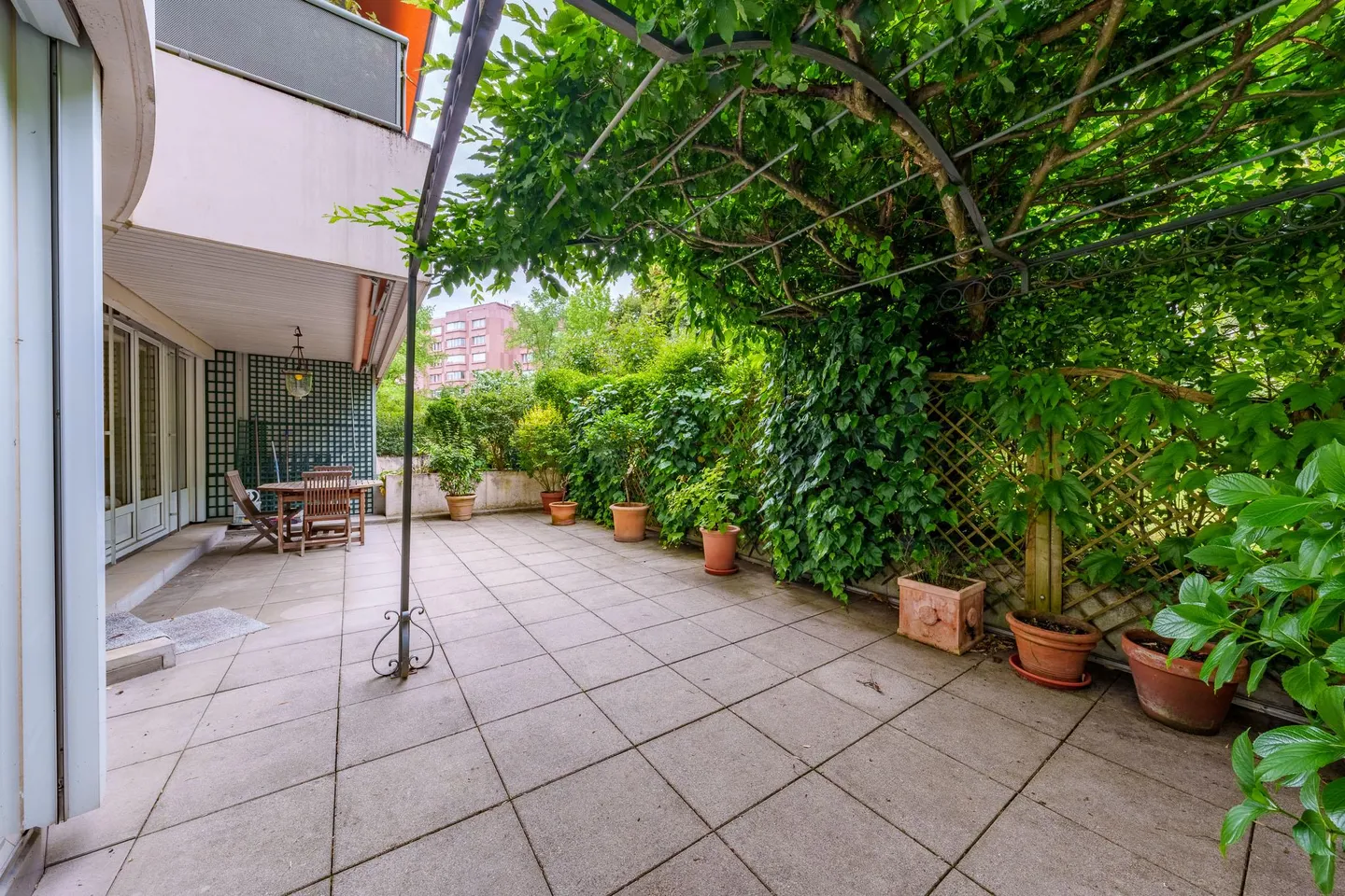 Charming Ground-Floor Apartment - Photo 10 of 11