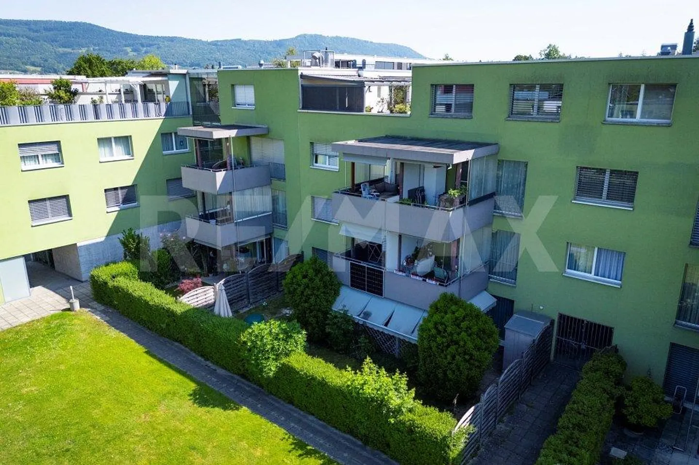 Charming 412 Room Garden Apartment in Buchs (AG) – Your New Home with Comfort Guarantee. - Photo 1 of 13