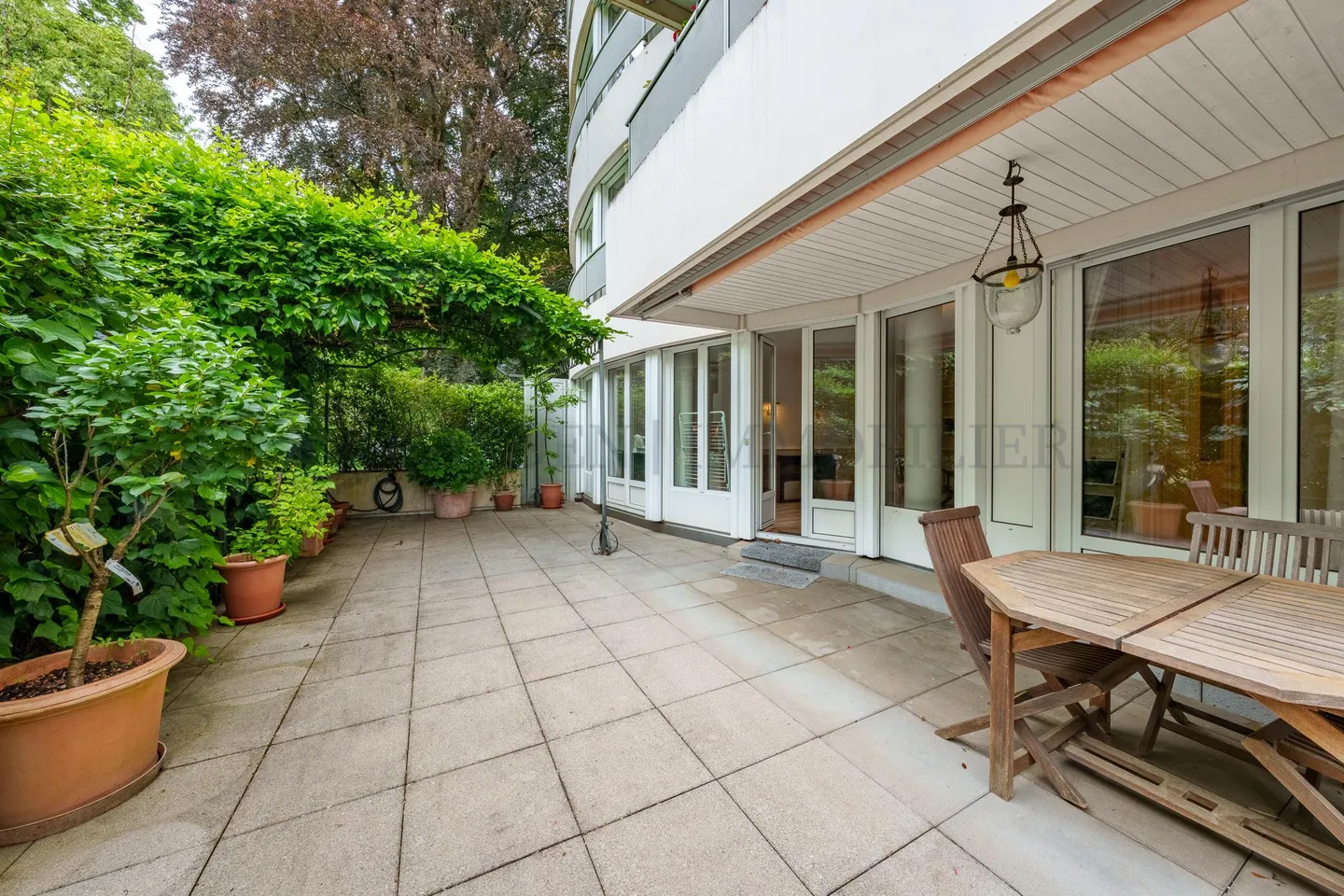 Charming Ground-Floor Apartment - Photo 11 of 11
