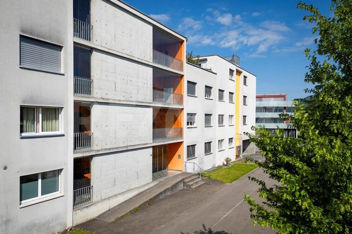 Charming 412 Room Garden Apartment in Buchs (AG) – Your New Home with Comfort Guarantee. - Photo 2 of 13