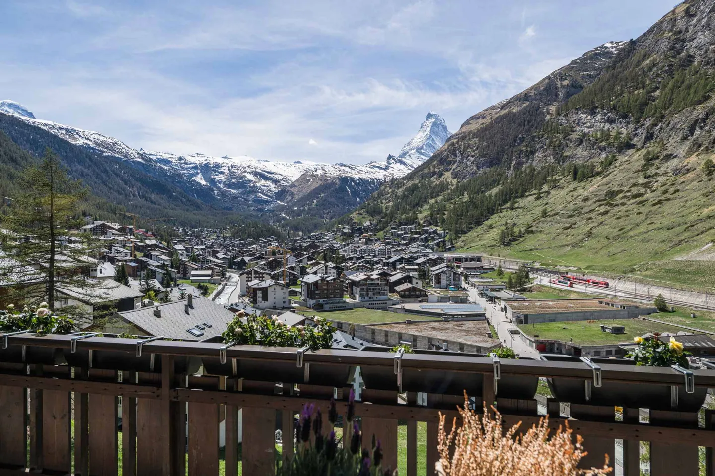 Stunning Penthouse with Matterhorn View - Photo 12 of 13