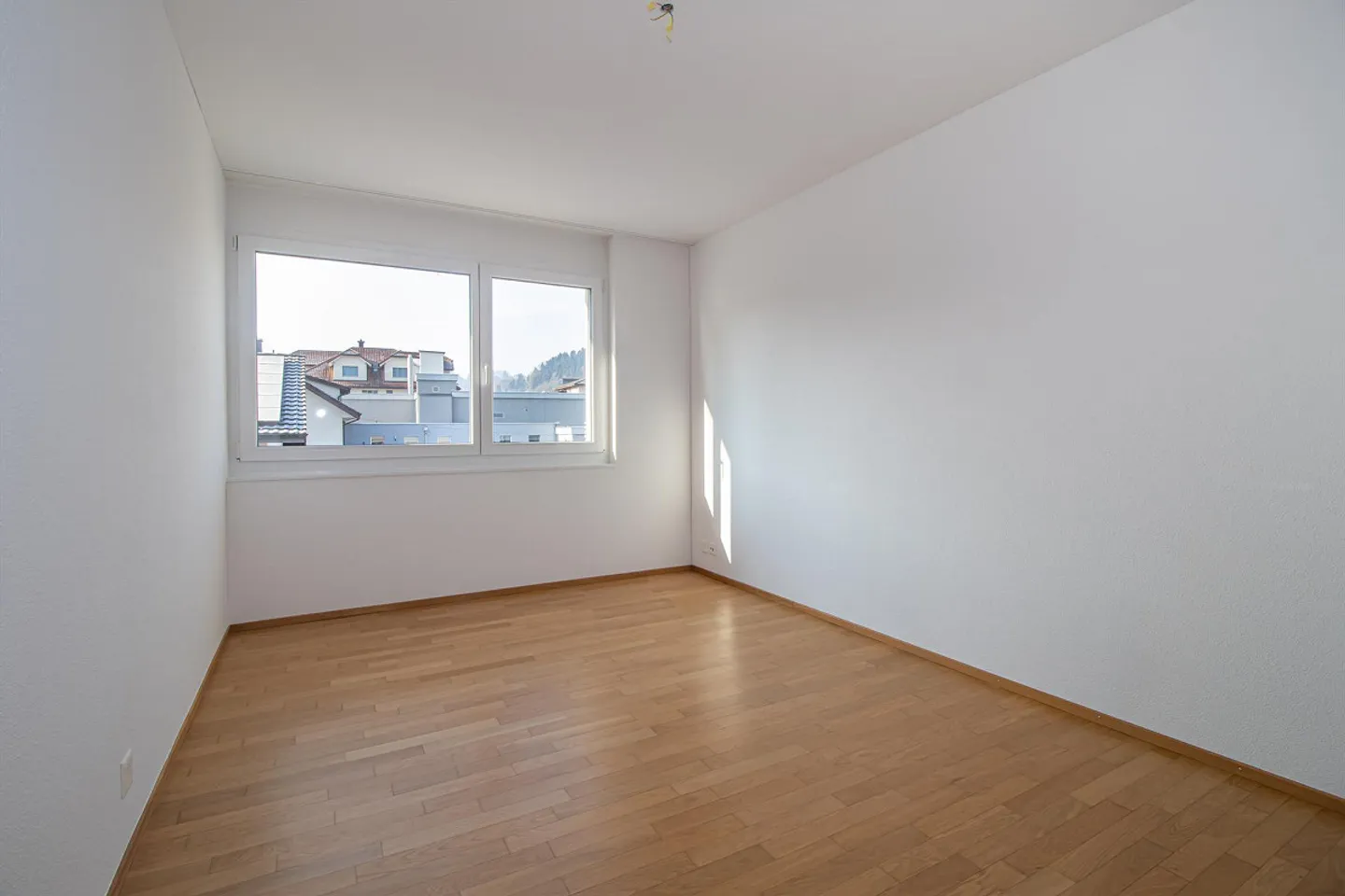 A sunny home in a quiet location - Photo 7 of 8