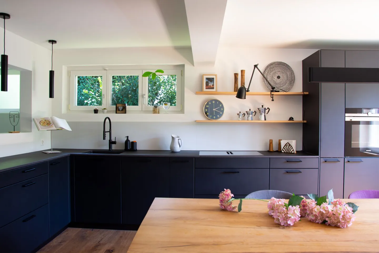 Charmantes Einfamilienhaus mit Atelier - Foto 3 von 15
