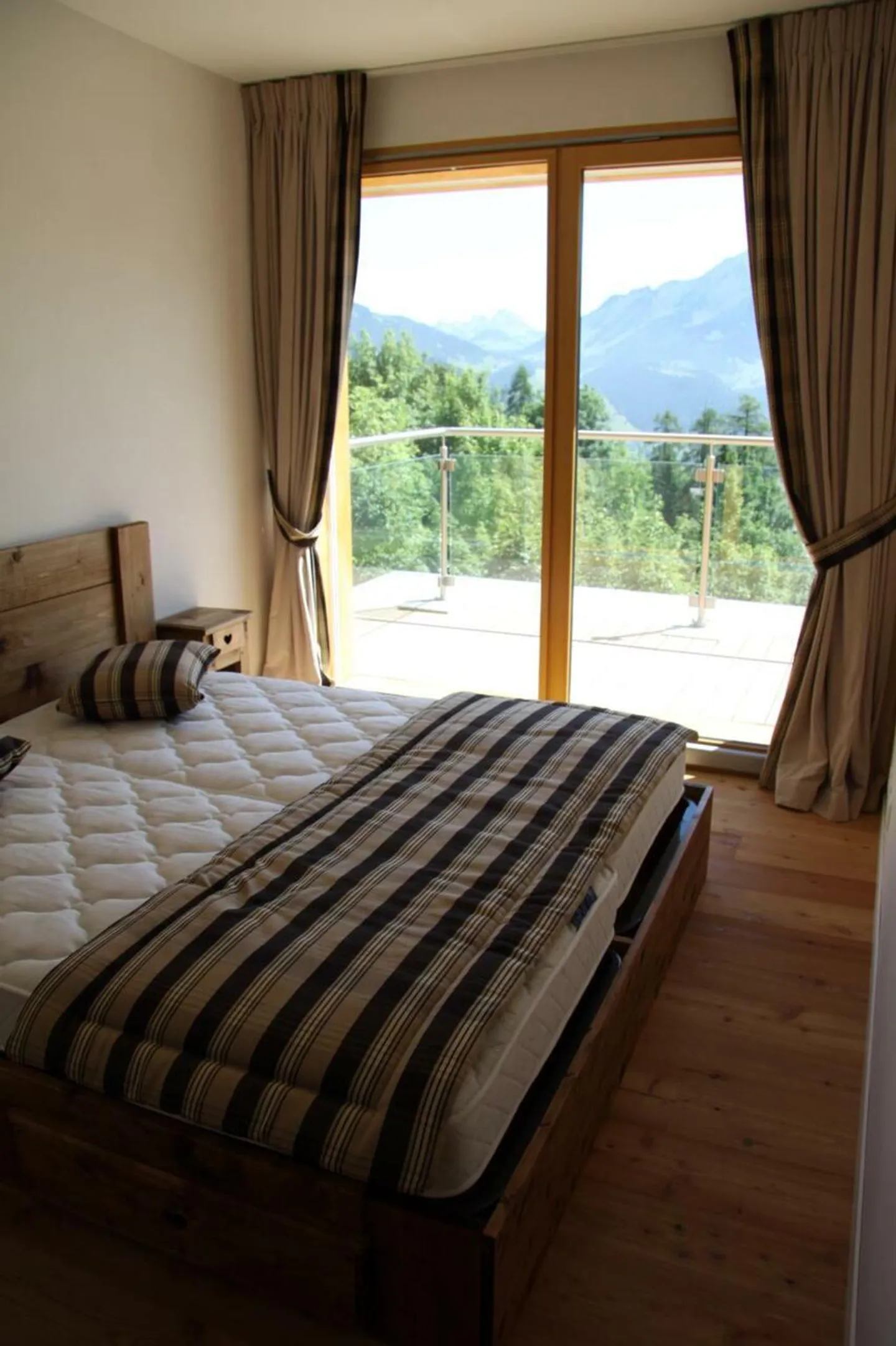 Superbe attique de 5.5 pièces avec vue imprenable sur les montagnes - Photo 12 sur 12