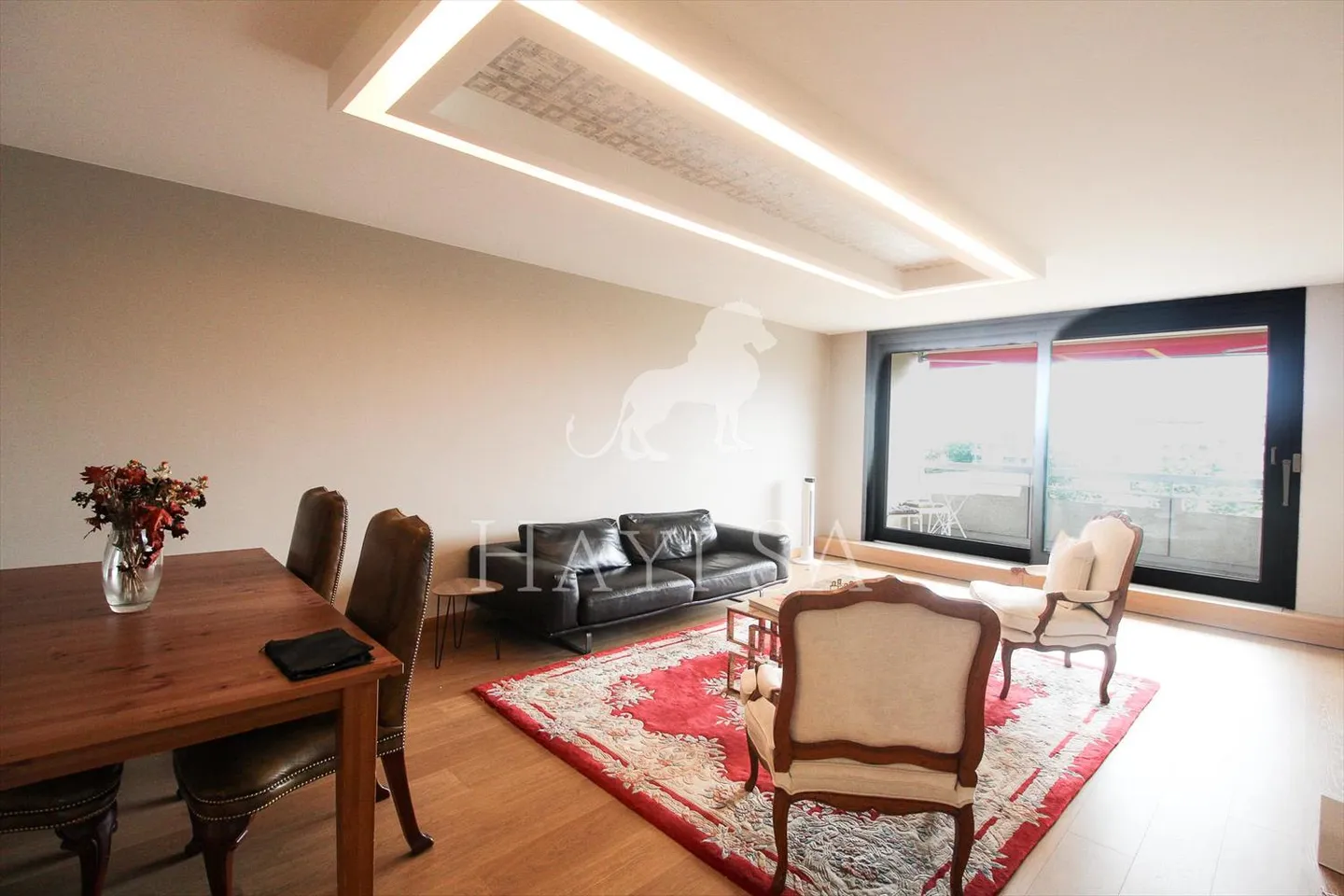 Luxurious 125m2 apartment with balcony and dominant view - Photo 2 of 10