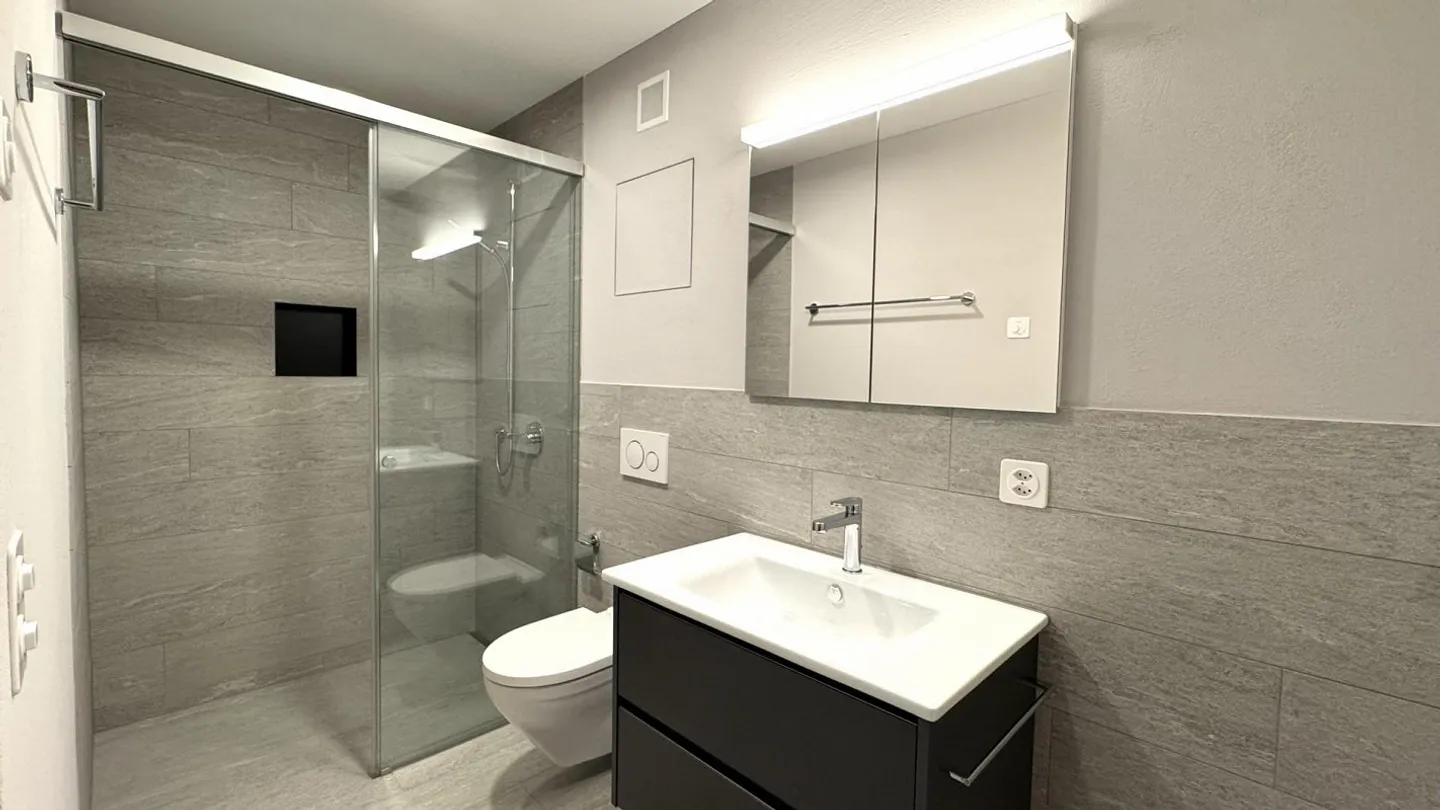 Moderno appartamento di 4,5 stanze in standard di proprietà - Foto 9 di 13