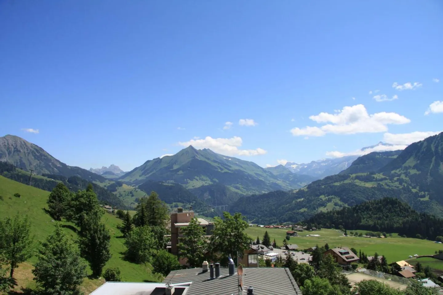Superbe attique de 5.5 pièces avec vue imprenable sur les montagnes - Photo 4 sur 12