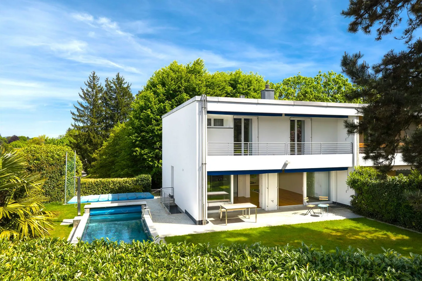 REH exclusif : Indépendant, jardin de rêve, entièrement rénové - Photo 1 sur 12