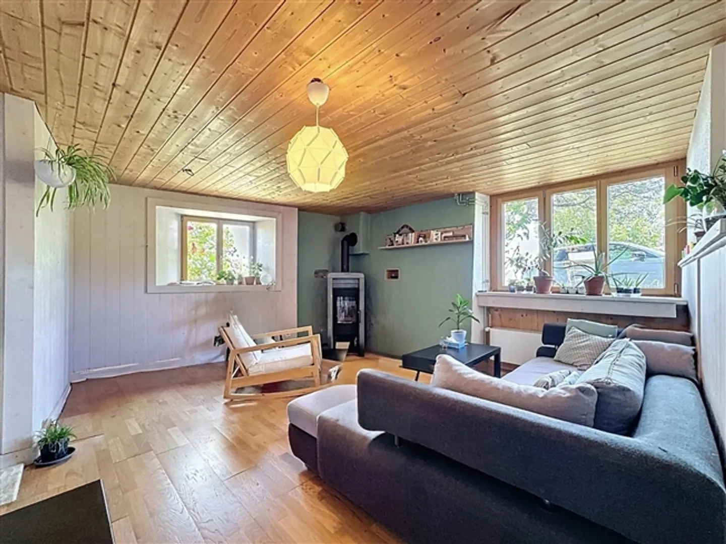 Energy-efficient renovated farmhouse - Photo 5 of 12