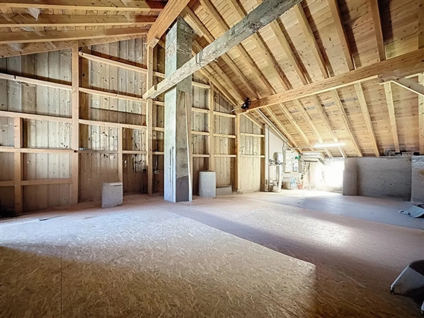 Energy-efficient renovated farmhouse - Photo 10 of 12