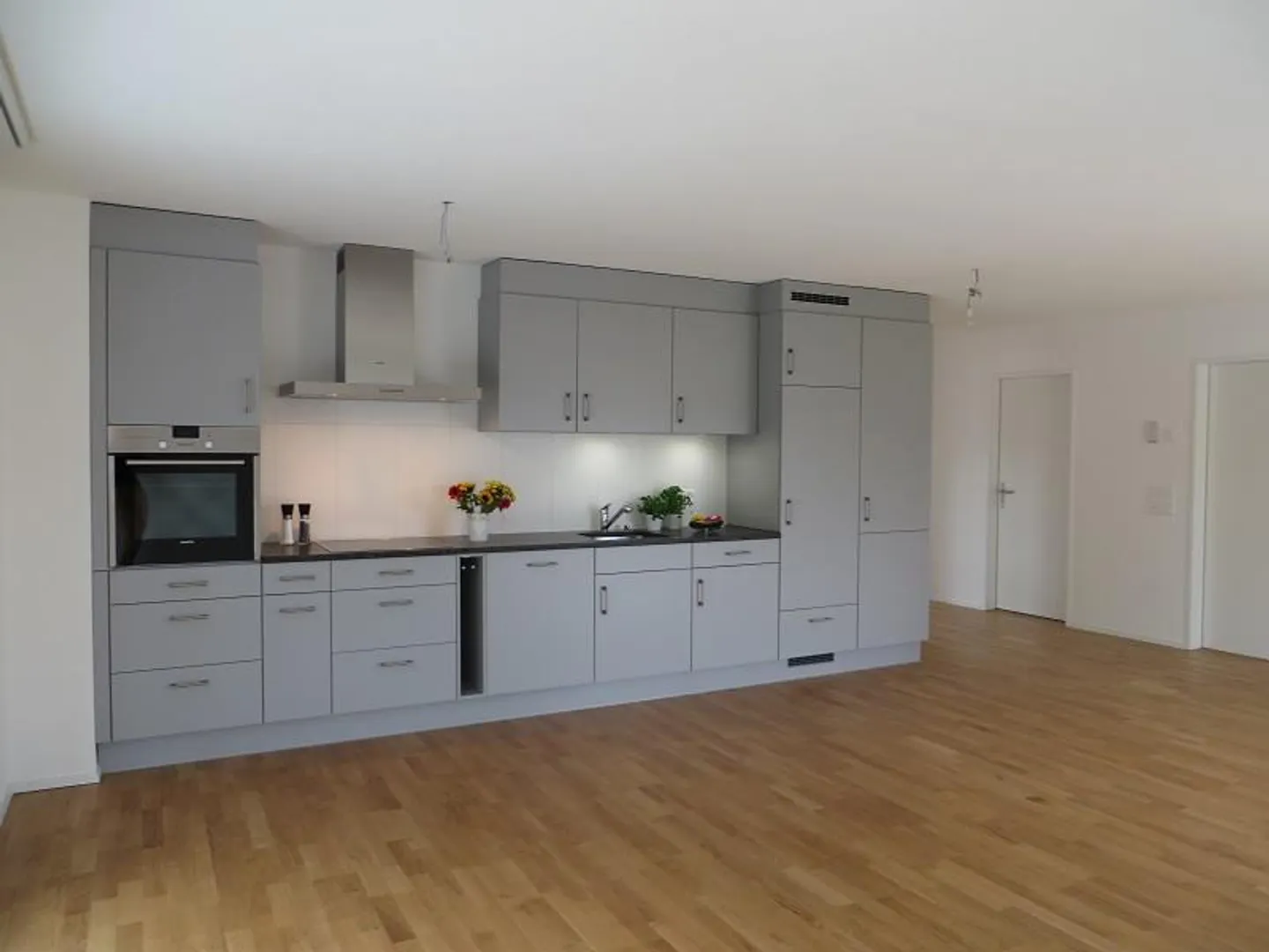 Garden apartment with a feel-good factor and its own laundry room - Photo 2 of 9