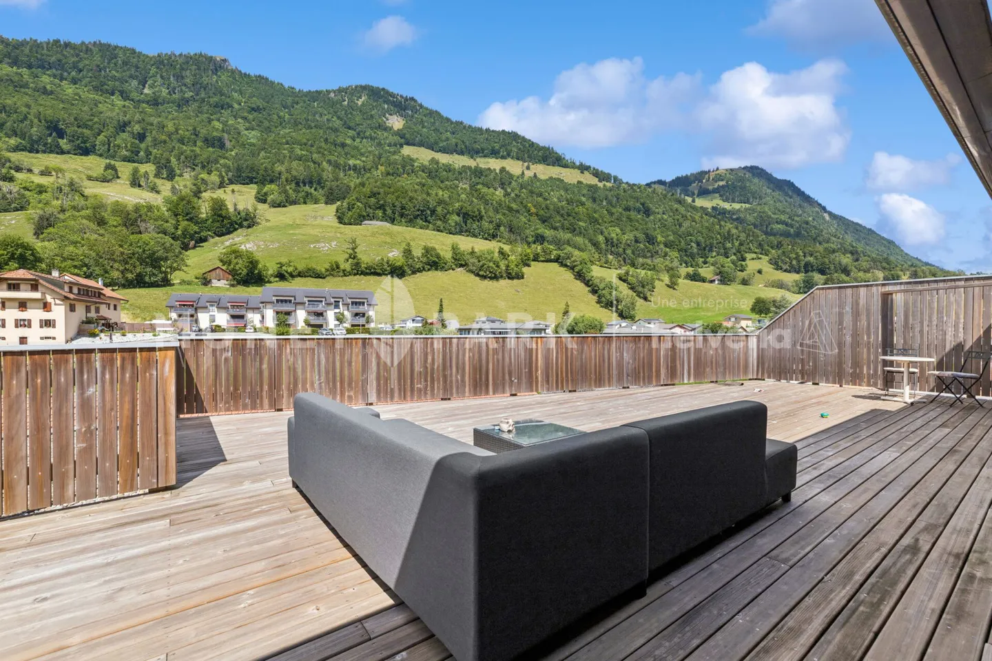 Apartment with 5.5 rooms and terrace - Photo 3 of 13