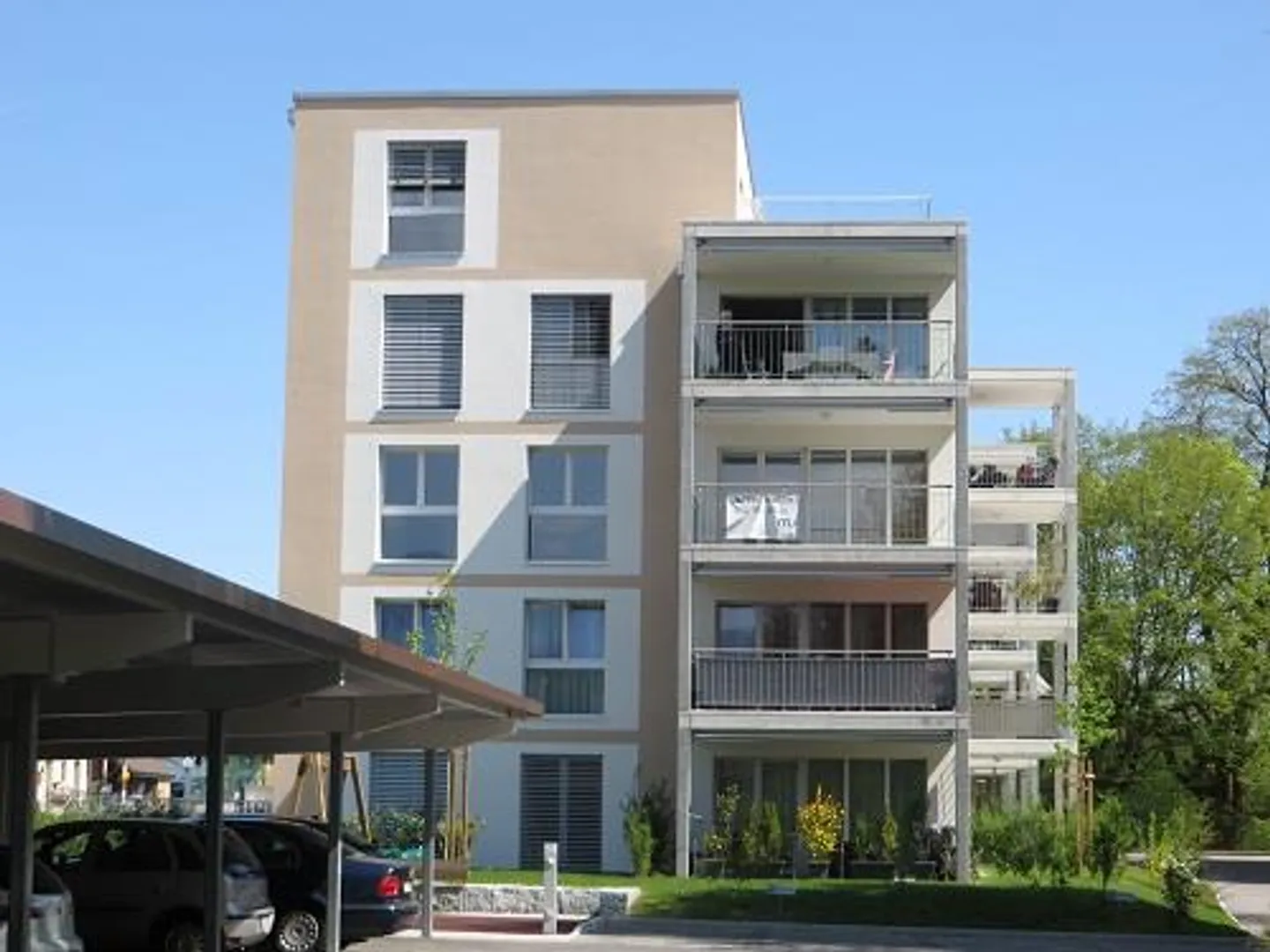 Garden apartment with a feel-good factor and its own laundry room - Photo 8 of 9