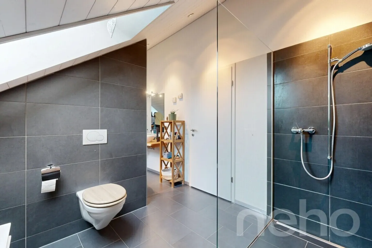 Moderno appartamento attico di 2,5 stanze con terrazza e vista panoramica - Foto 10 di 12