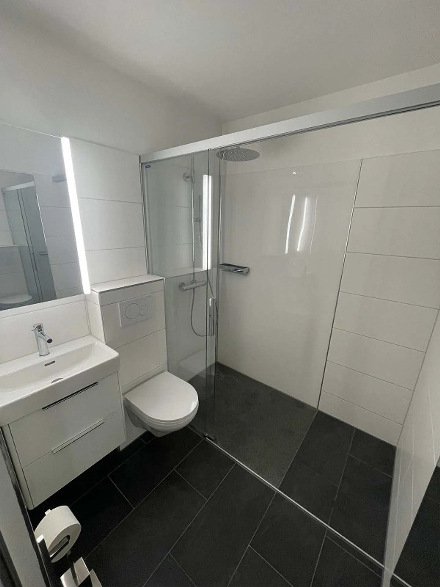 Studio moderne de 28 m2 - Emplacement idéal, 5 min. Gare de Biel/Bienne - Photo 5 sur 7