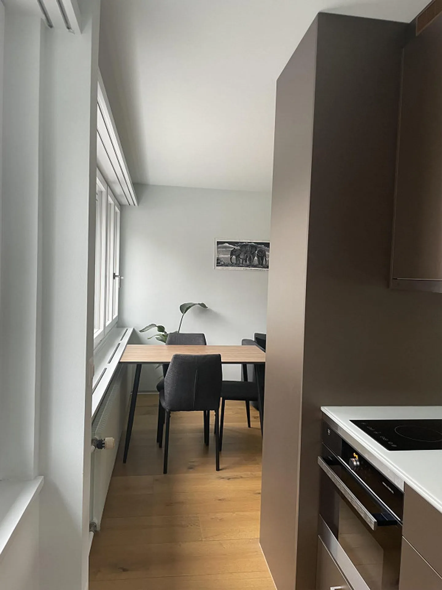 Studio moderne de 28 m2 - Emplacement idéal, 5 min. Gare de Biel/Bienne - Photo 4 sur 7