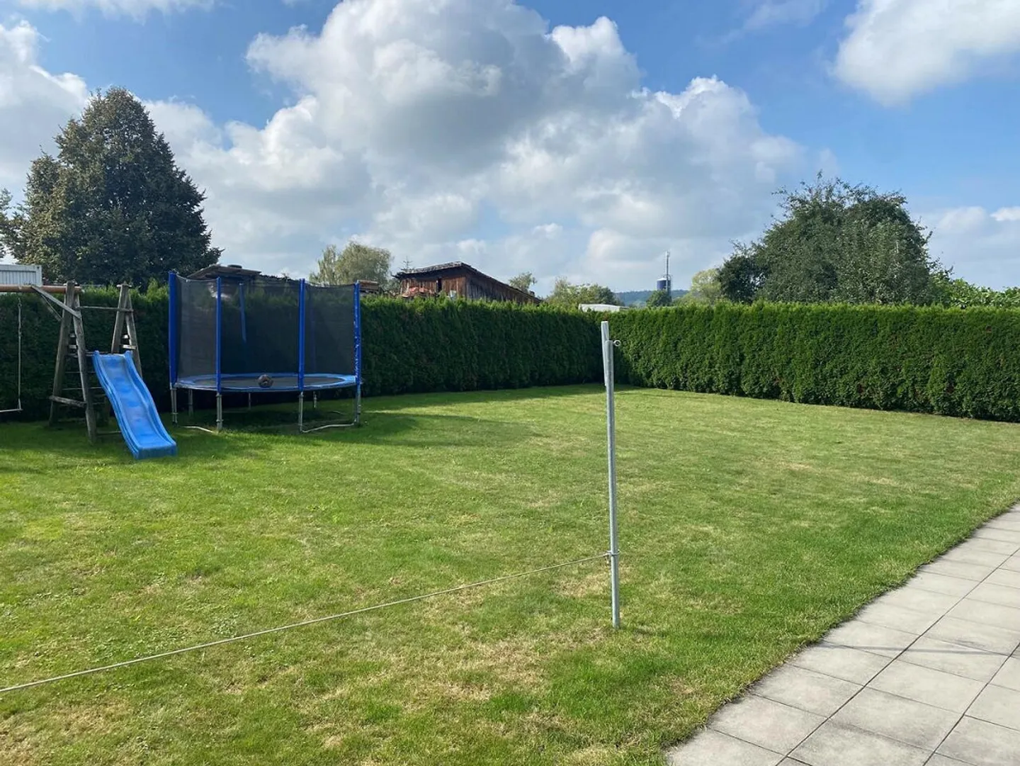 Sonnenverwöhntes Einfamilienhaus mit Garten - Foto 2 von 13