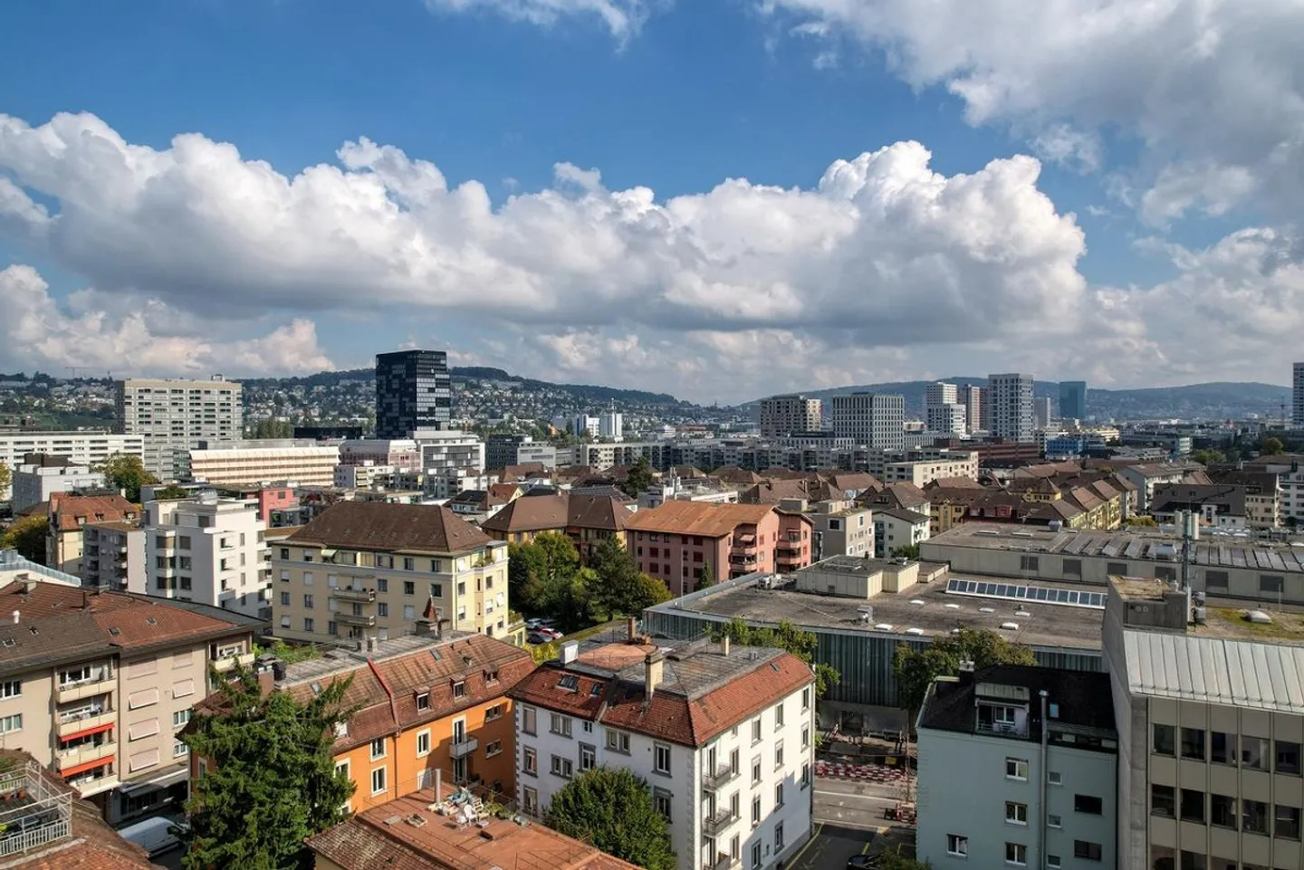 Historisches Mehrfamilienhaus in Zürich - Foto 1 von 13