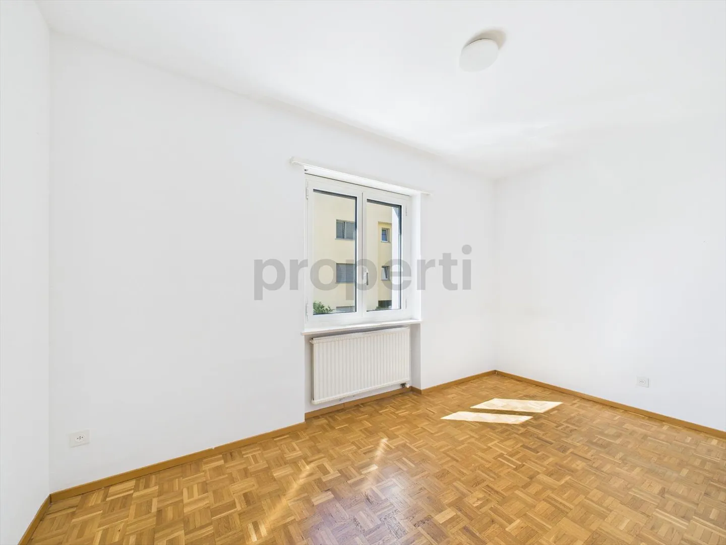 Exclusive 3.5-room apartment in Lugano, TI - Unique living concept in a central location - Photo 9 of 10