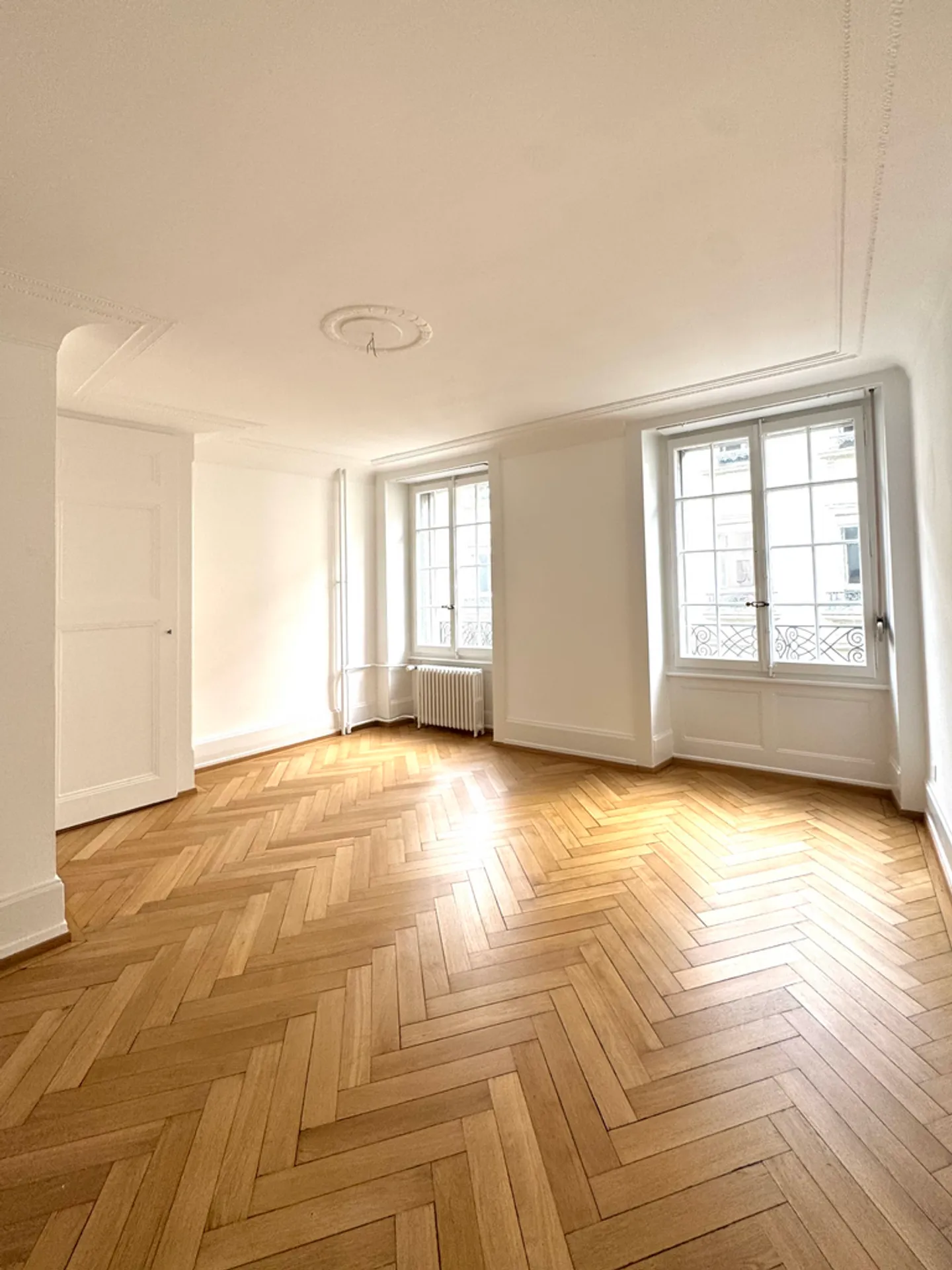 Charming Apartment in Lausanne - Photo 3 of 6