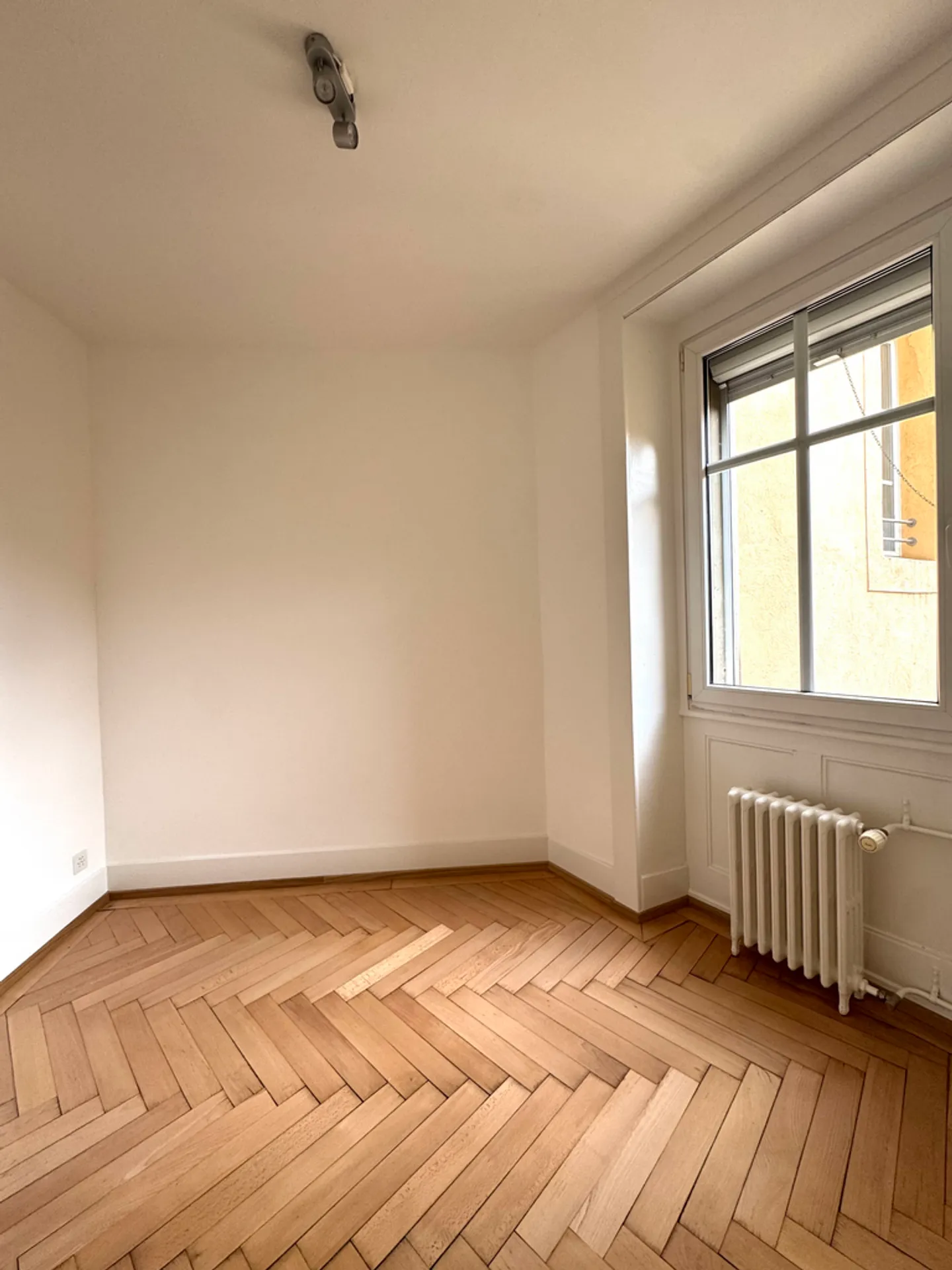 Charming Apartment in Lausanne - Photo 4 of 6