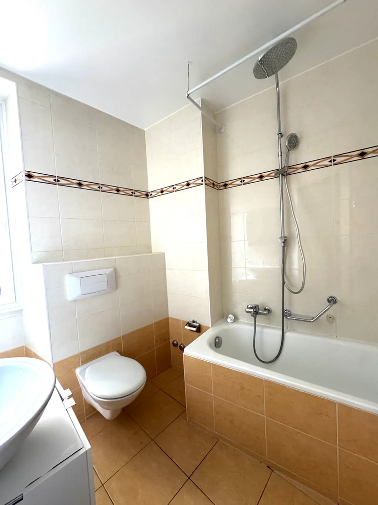 Charming Apartment in Lausanne - Photo 5 of 6