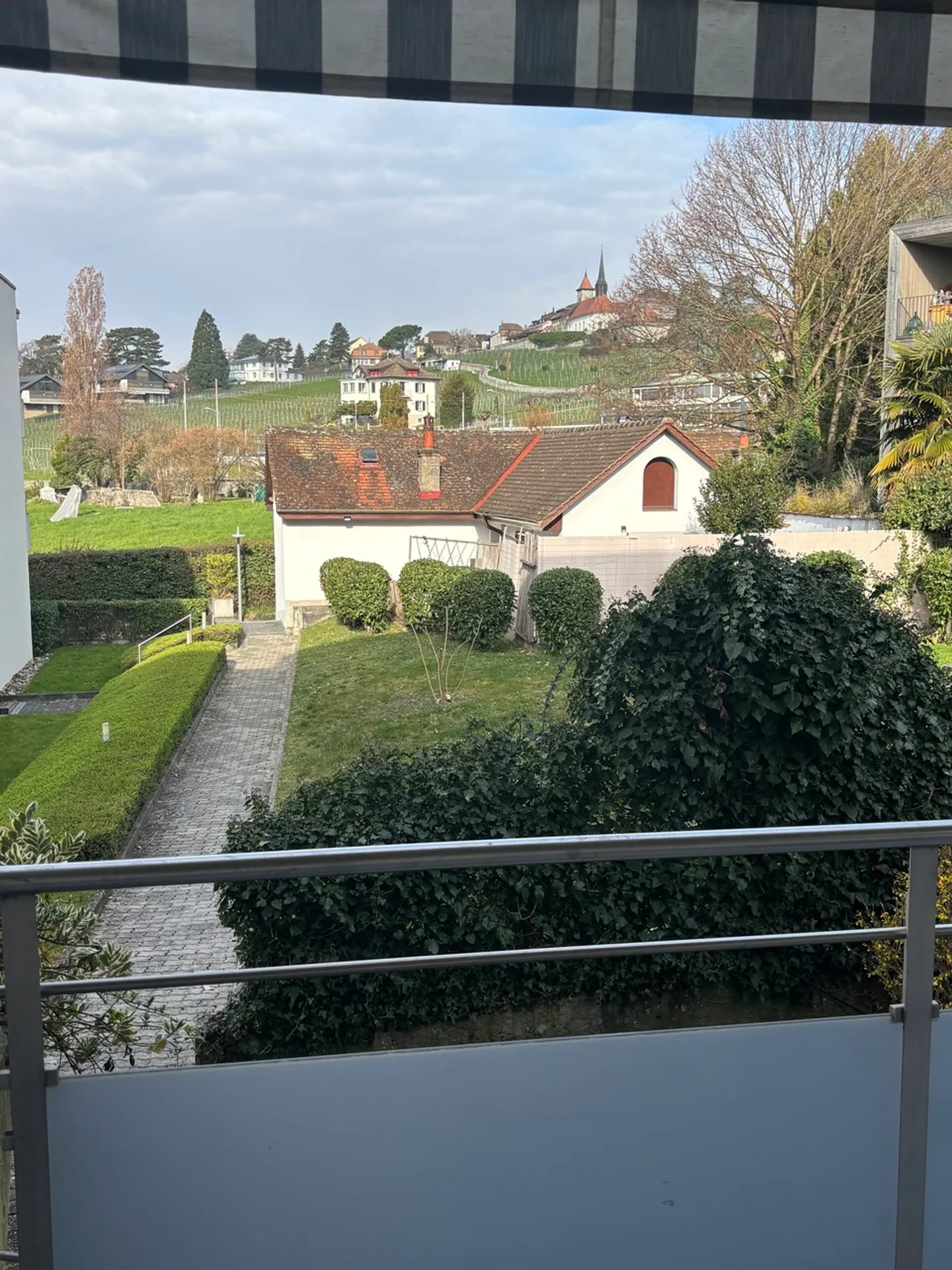 For rent near the lake, beautiful 3.5-room apartment - Photo 7 of 9