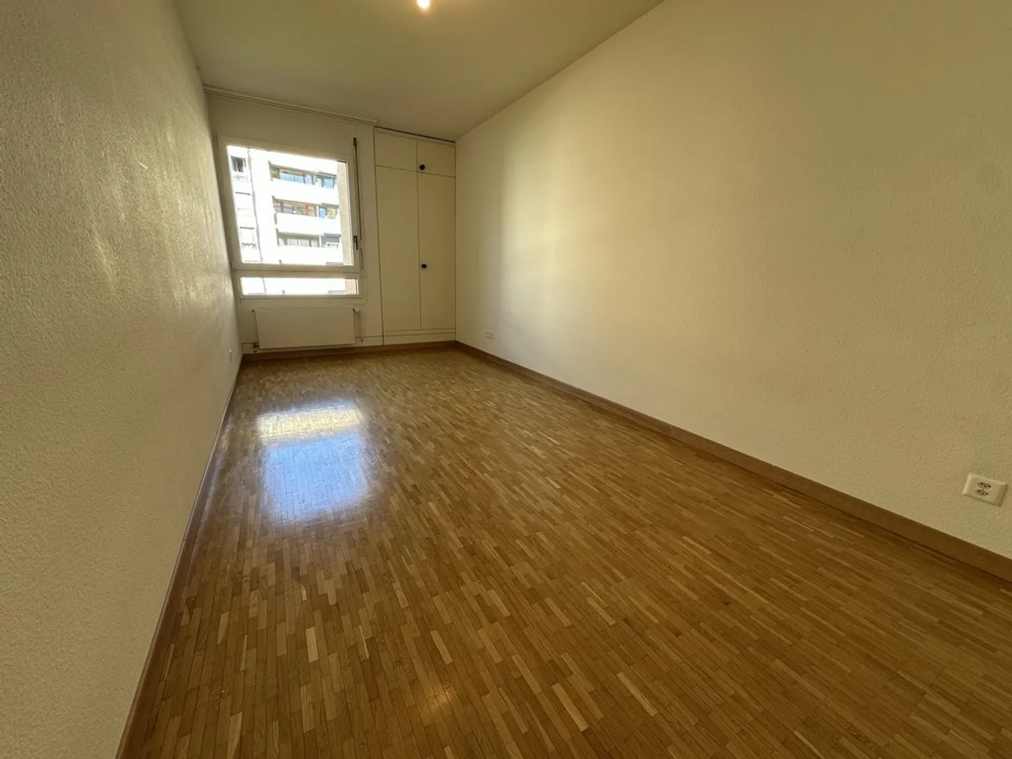 Superb duplex with private garden in Plainpalais - Photo 9 of 9