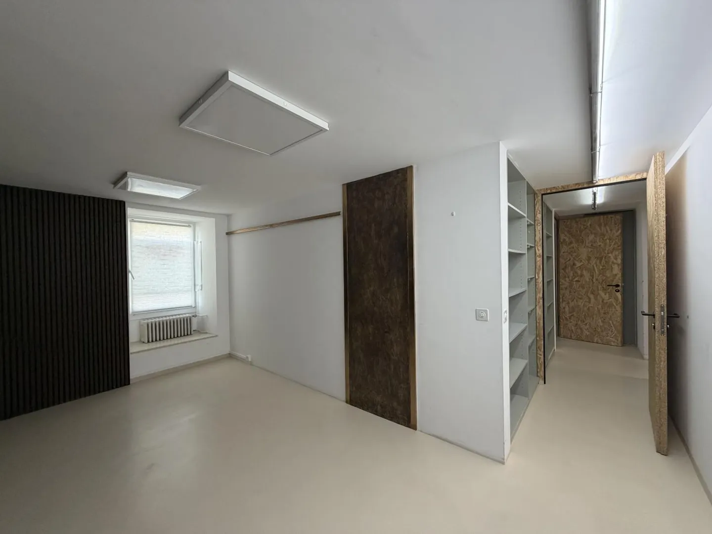 Office 6 rooms - Photo 4 of 16