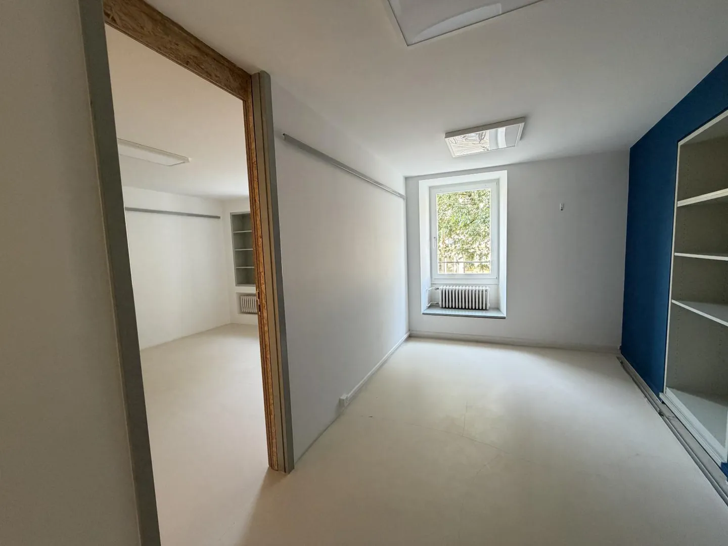 Office 6 rooms - Photo 7 of 16