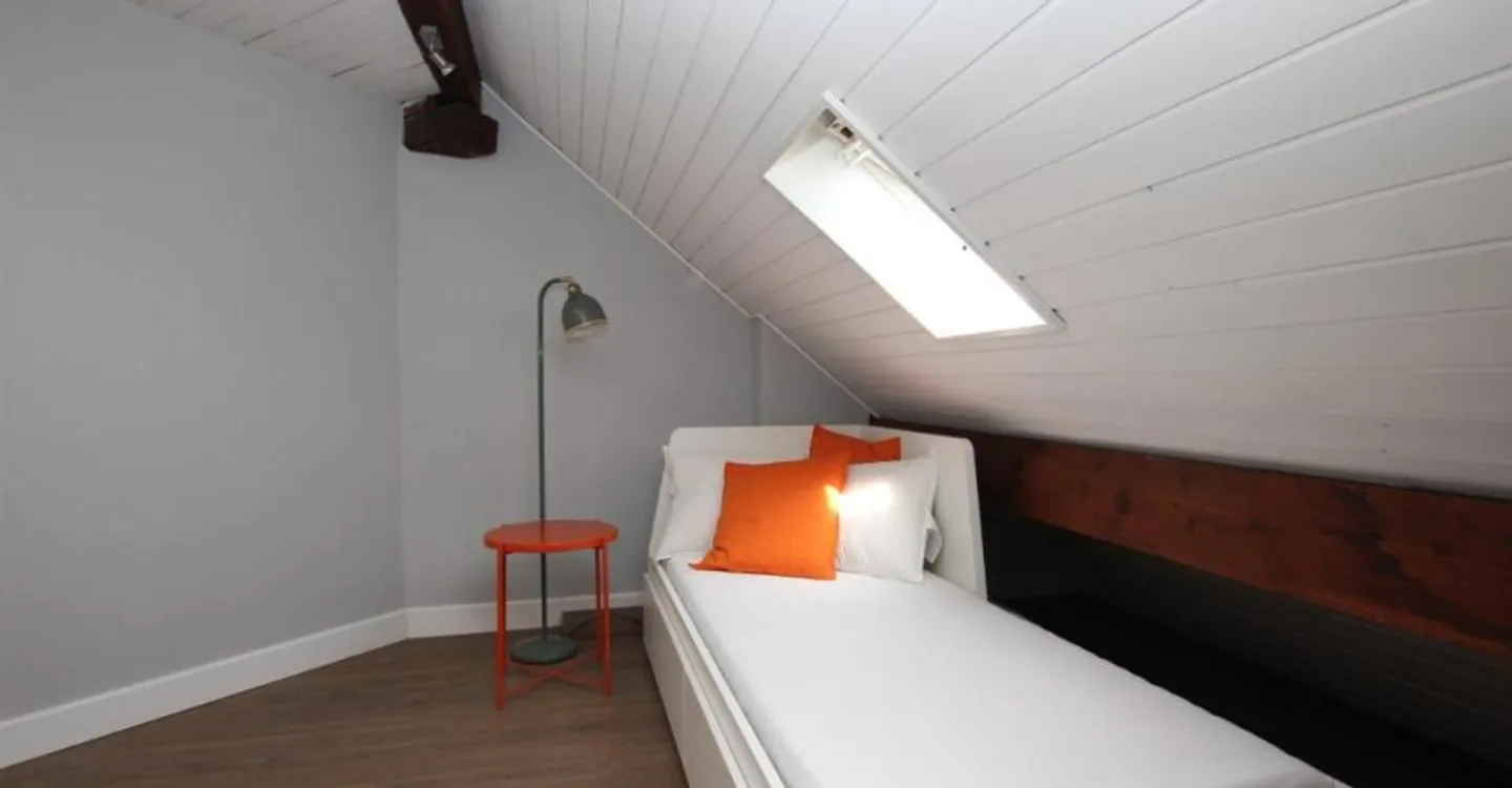 Charmant Appartement Attique - Photo 7 sur 8