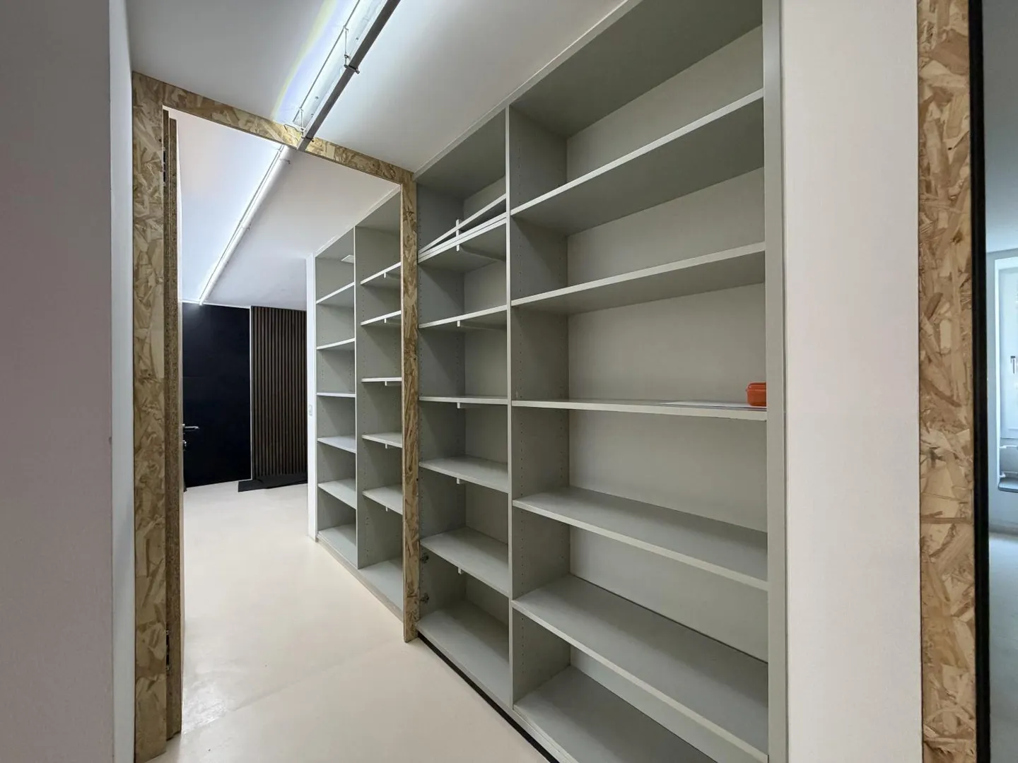Office 6 rooms - Photo 9 of 16