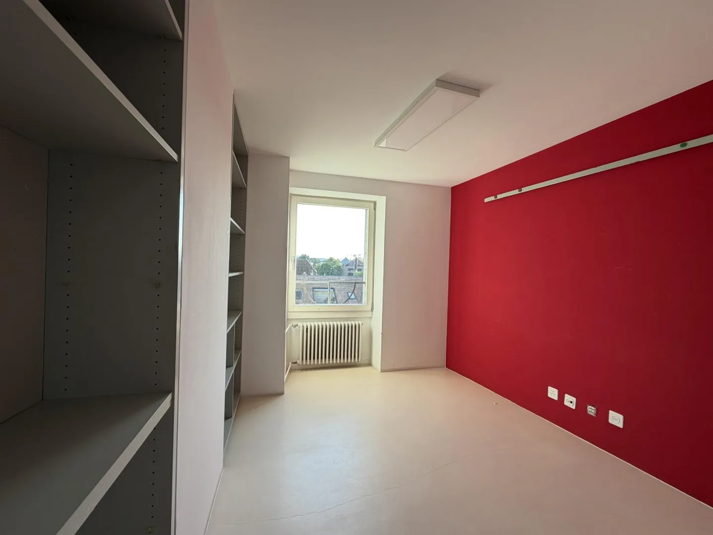 Office 6 rooms - Photo 15 of 16