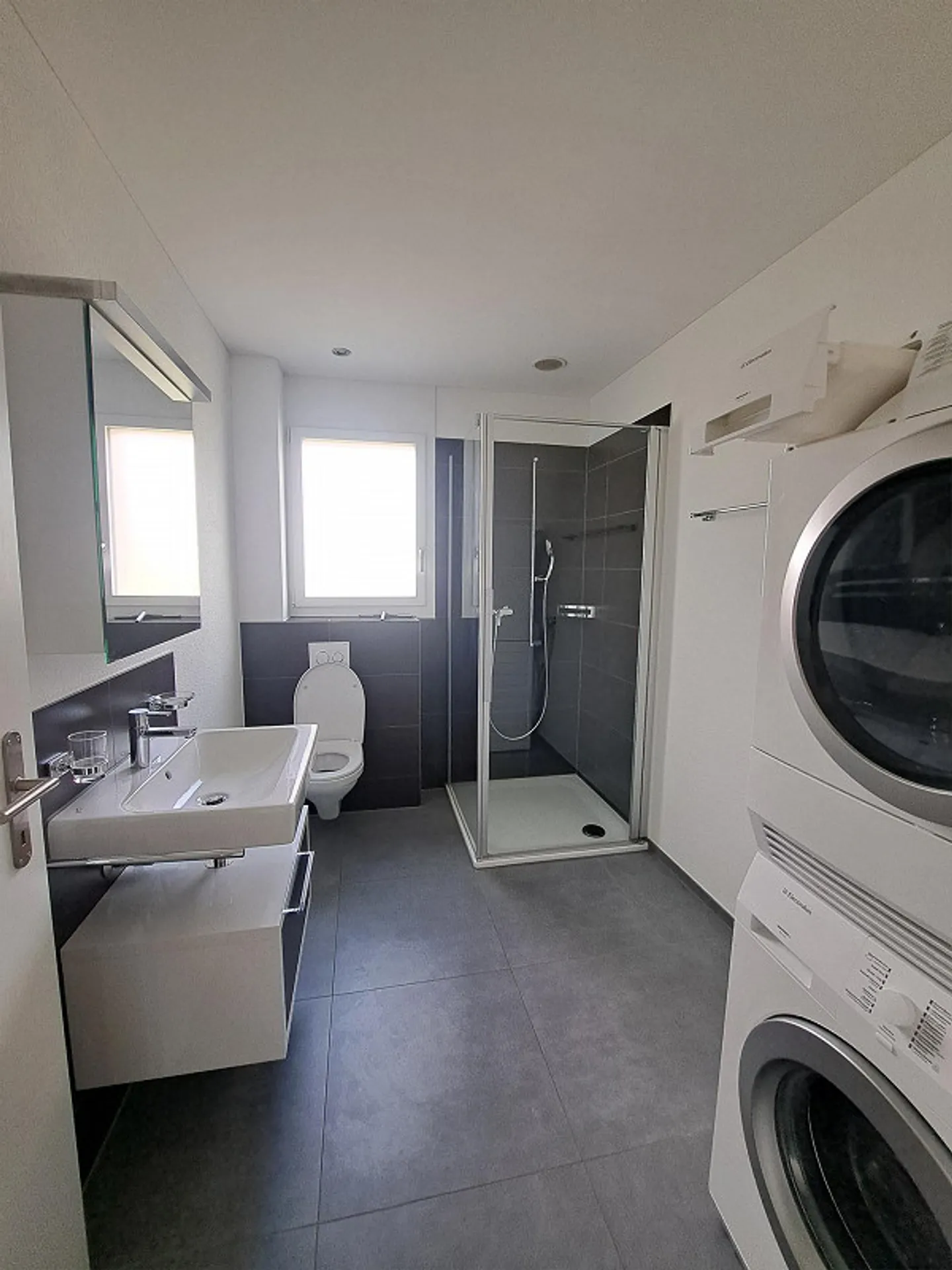 Appartement élégant de 4 1/2 pièces au standard de propriété - Photo 5 sur 9