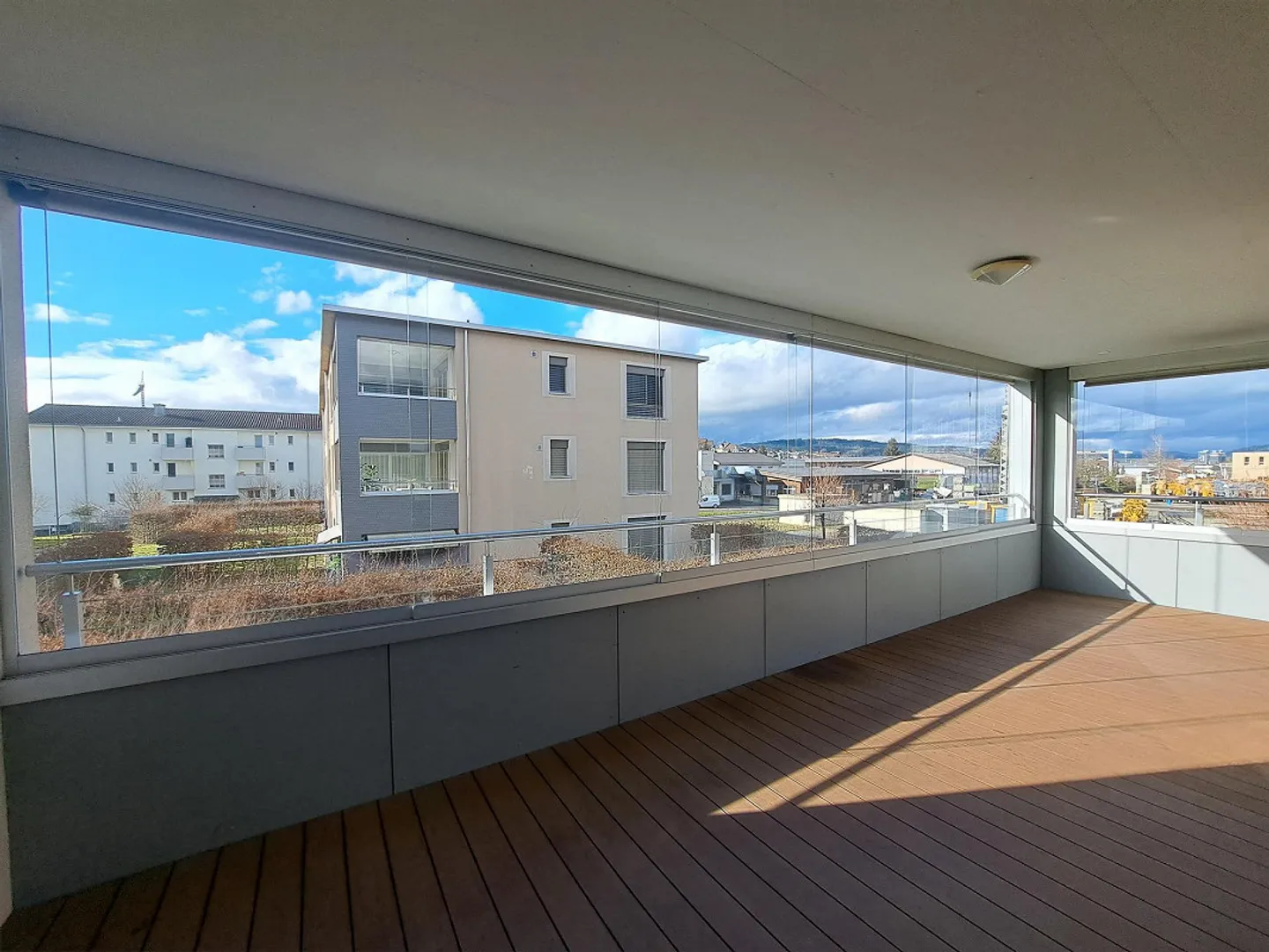 Appartement élégant de 4 1/2 pièces au standard de propriété - Photo 1 sur 9