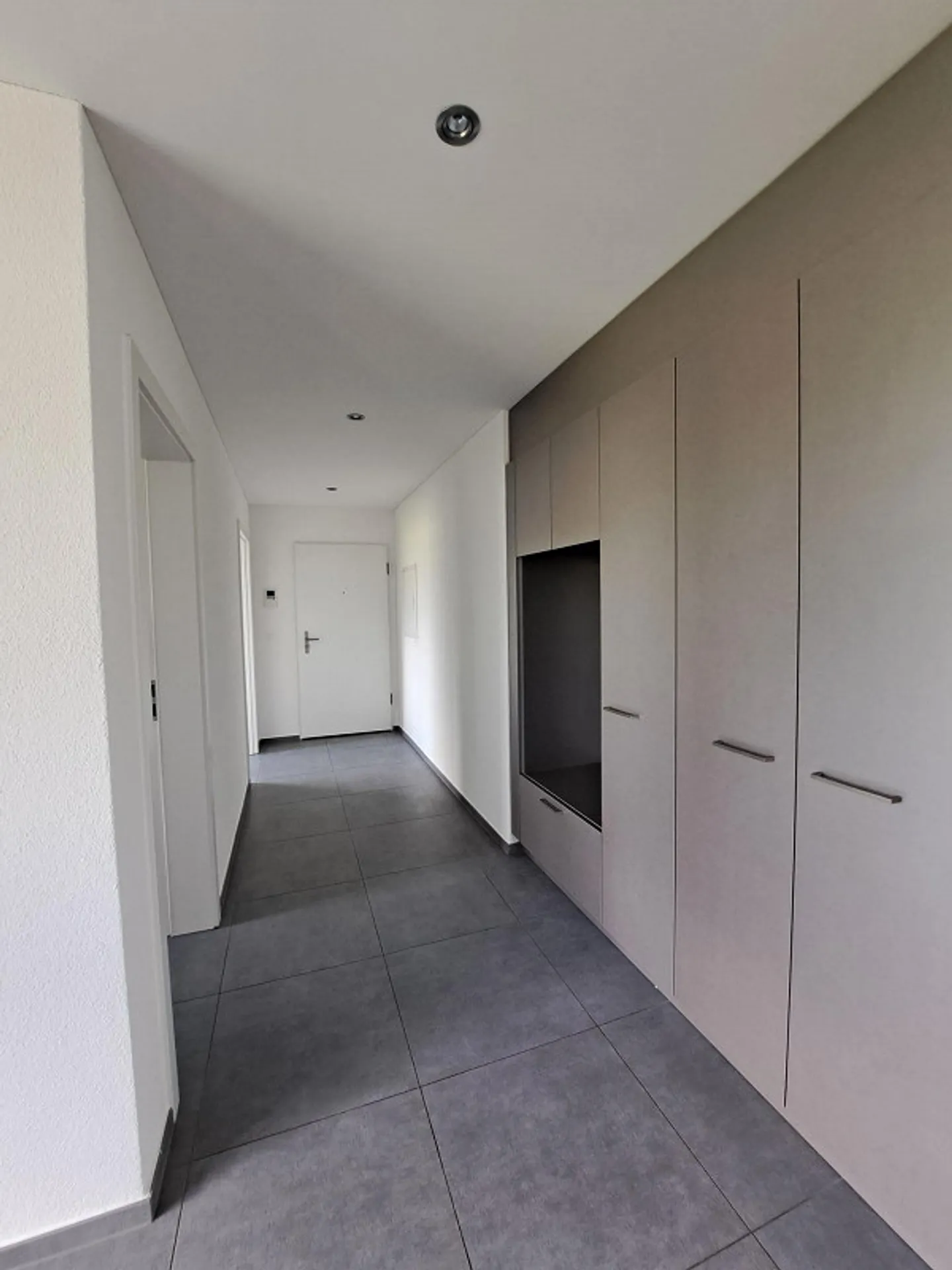 Appartement élégant de 4 1/2 pièces au standard de propriété - Photo 6 sur 9