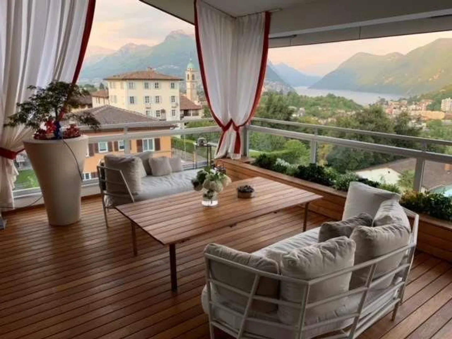Montagnola - Prestigioso Attico Duplex mit Seeblick, 50 m von der TASIS - Foto 6 di 13