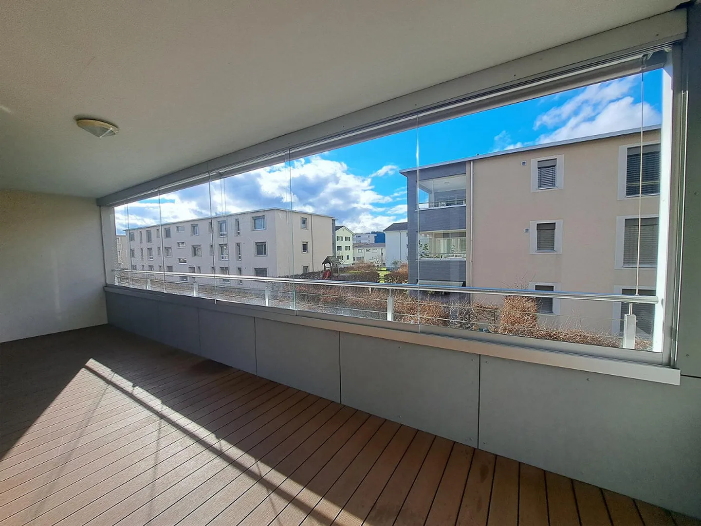 Appartement élégant de 4 1/2 pièces au standard de propriété - Photo 9 sur 9