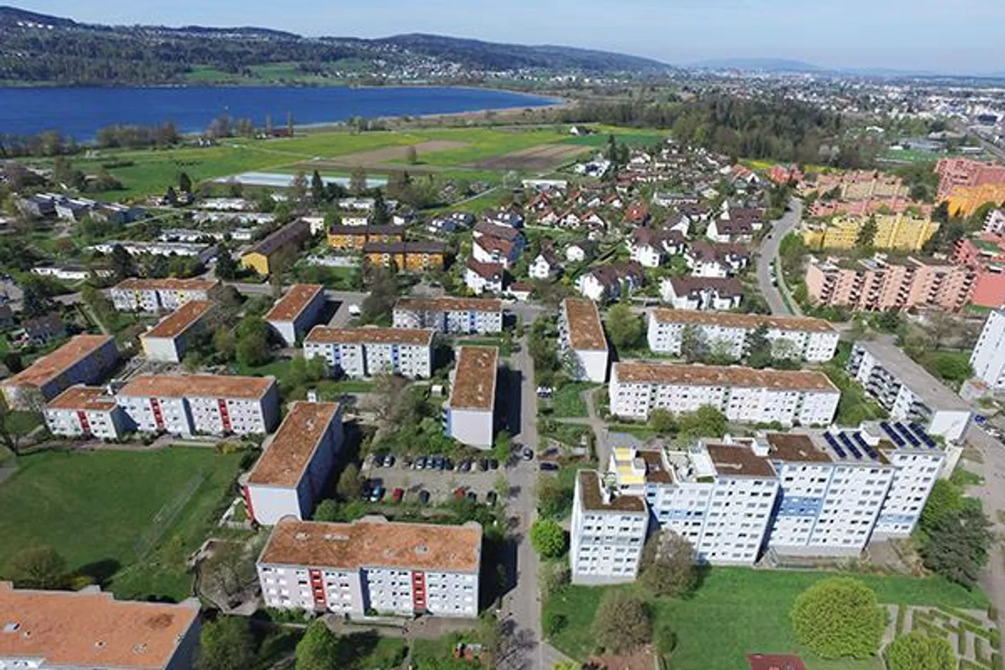 Appartamento moderno con vista sul lago - Foto 1 di 7