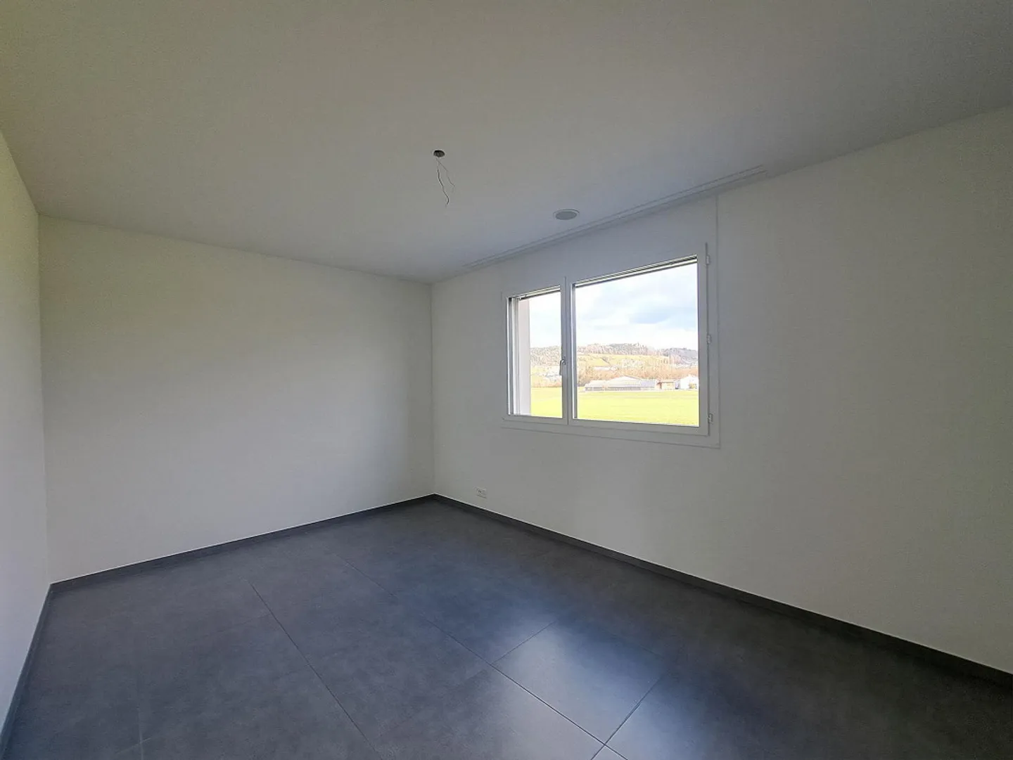 Appartement élégant de 4 1/2 pièces au standard de propriété - Photo 7 sur 9