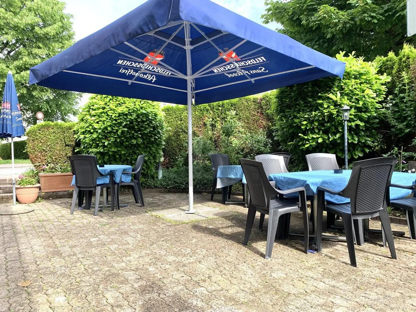 PROSPEROUS RESTAURANT WITH TERRACE AND BAR - Photo 2 of 4