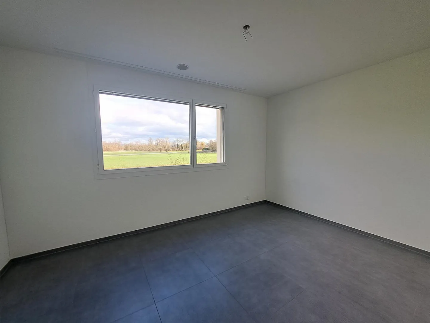 Appartement élégant de 4 1/2 pièces au standard de propriété - Photo 8 sur 9