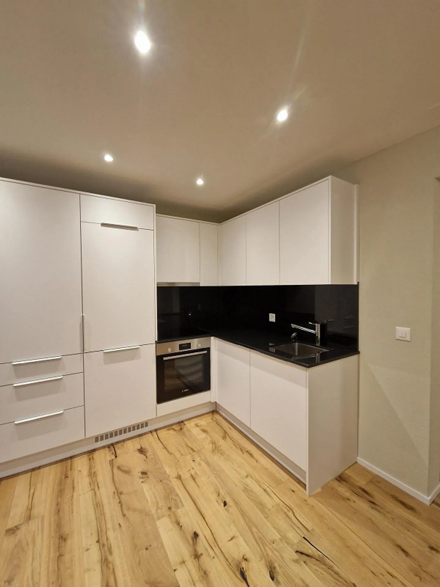 Ottimo appartamento singolo recentemente ristrutturato nel centro di Herisau - Foto 3 di 7