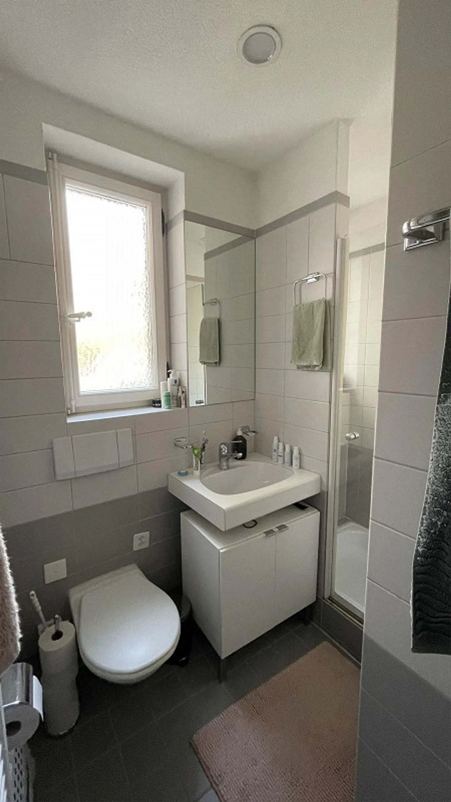 Camera arredata in appartamento condiviso - Foto 8 di 8