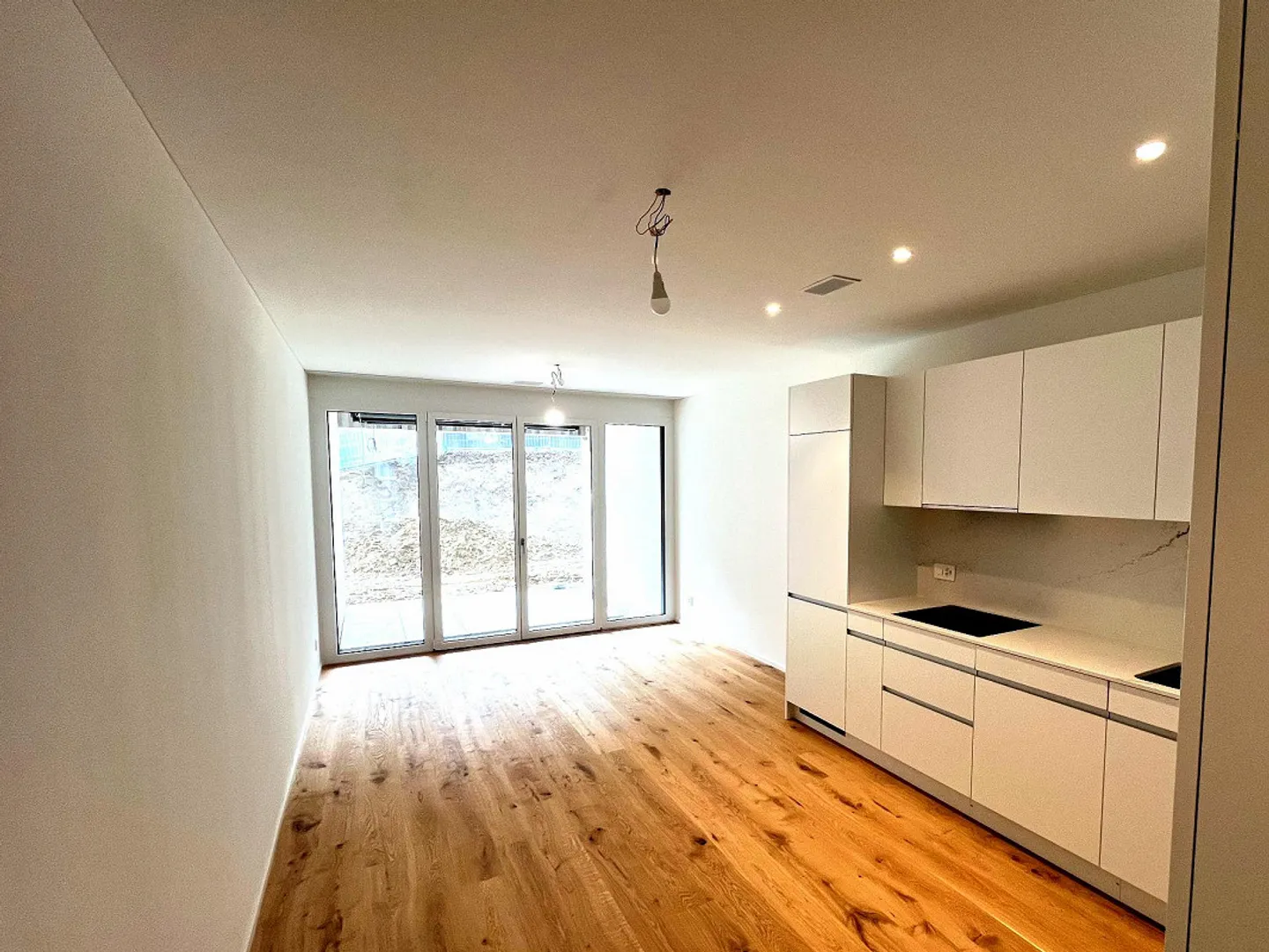 Appartement neuf de 2,5 pièces avec jardin à Au (ZH) - Photo 2 sur 7