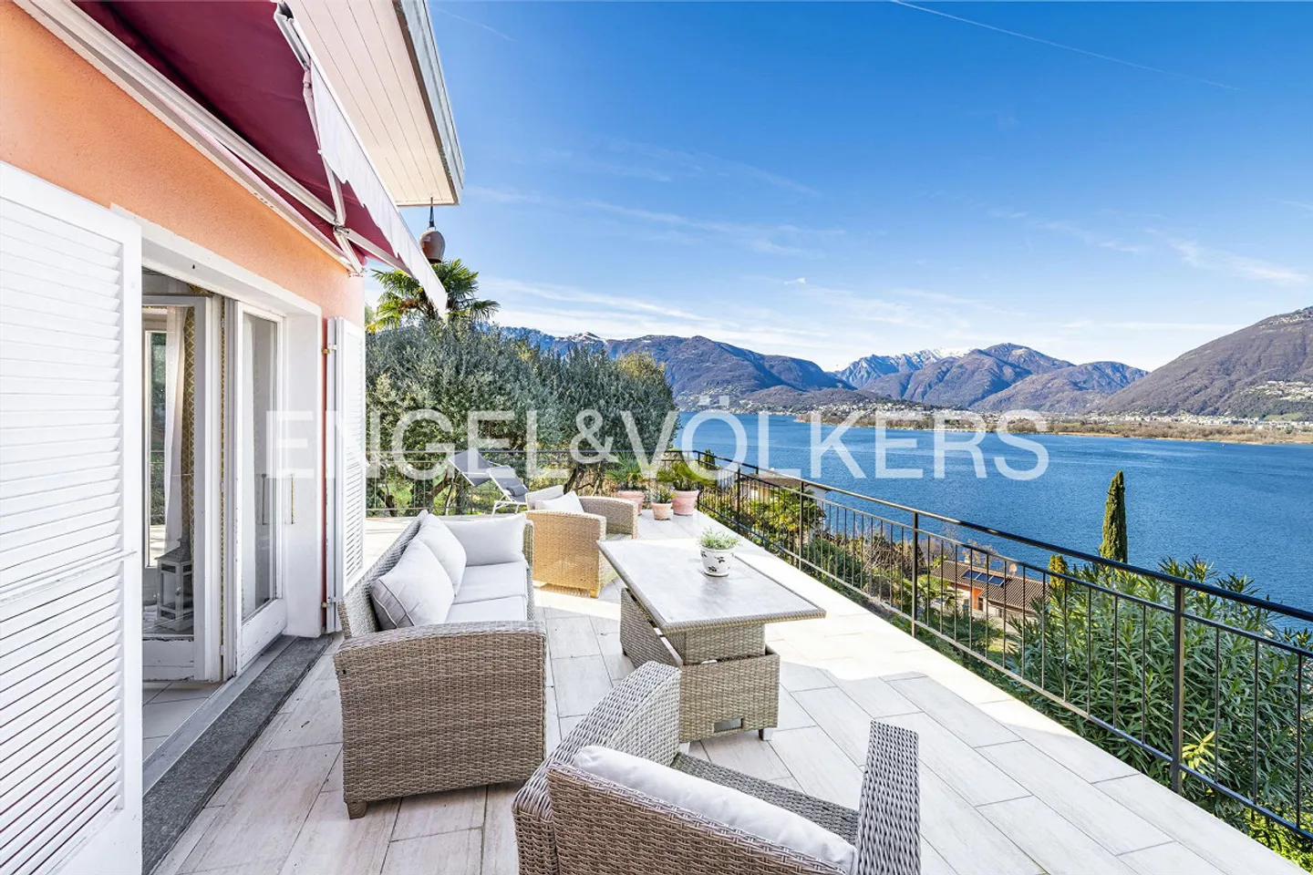 A Hidden Paradise on Lake Maggiore - Photo 1 of 14