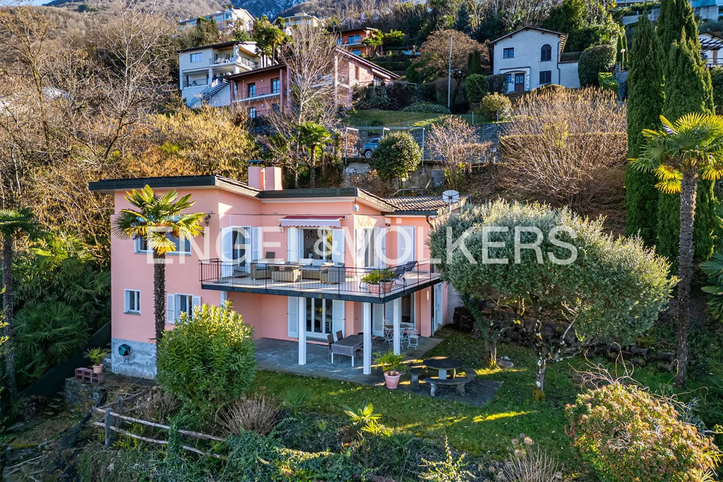 A Hidden Paradise on Lake Maggiore - Photo 2 of 14